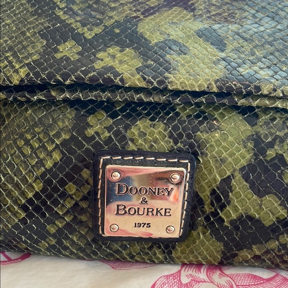 🌼Spring Bag Blowout🌼Dooney & Bourke Green Snake Print Women's Bag - Picture 2 of 14